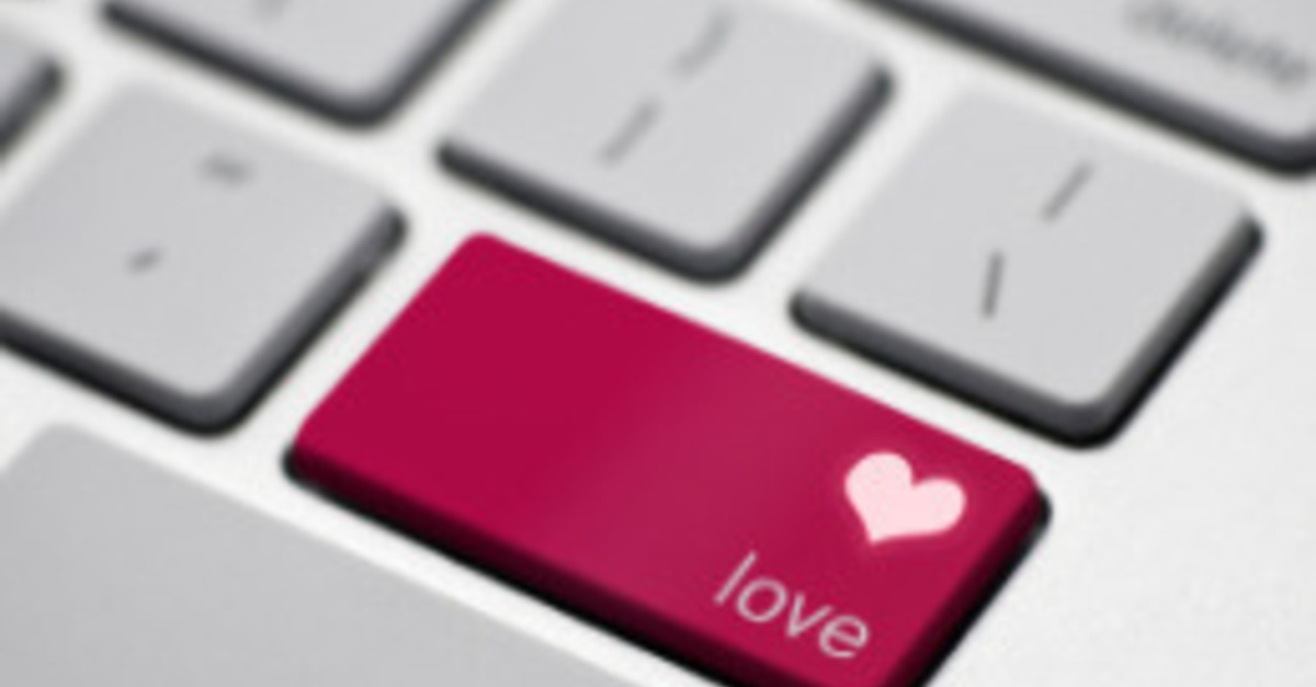 8 Ways Simple but Powerful Ways to Make Online Dating Work (expert advice)