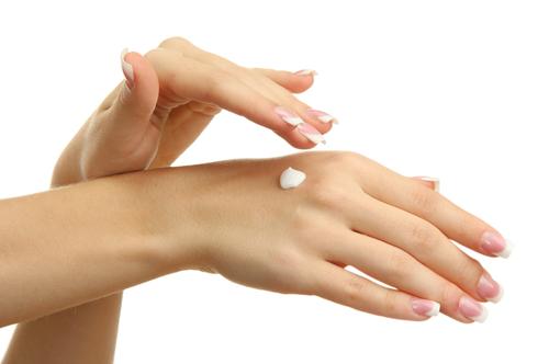 5 Tips for Young-Looking Hands No Matter the Weather