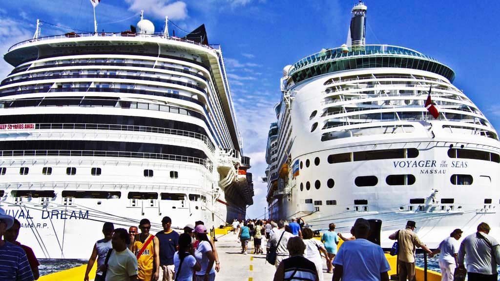 Cruise vs Land: The Smarter Way to See the World